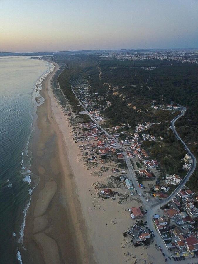 Rock'S Beach Spot Front Costa de Caparica Exterior foto